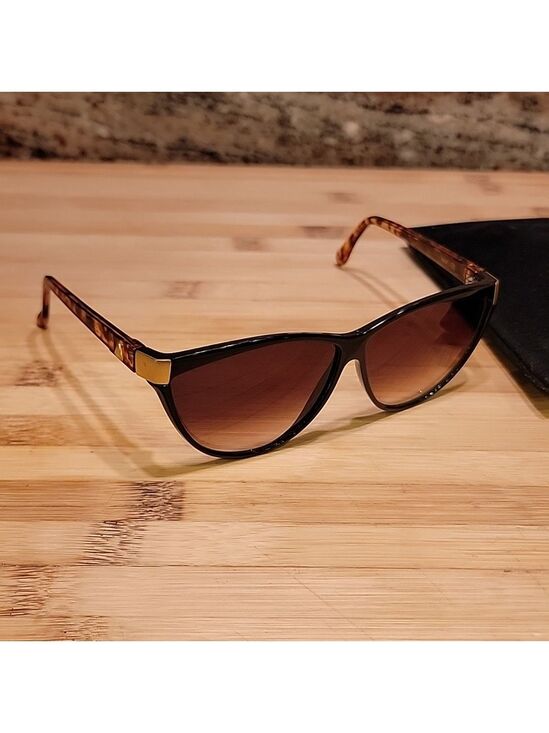 Liz Claiborne Accessories - liz clayborne tortoise shell sunglasses glasses frames